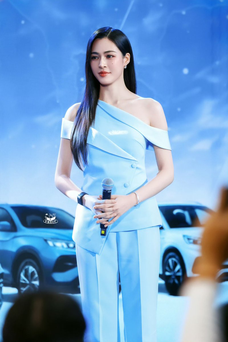 Angel077511's tweet photo. 🌅Highly, Lingling Kwong and BYD are iconic together.🌇

LINGLING 1ST PRESENTER BYD
#BYDSEALION5DMixLingLingKwong
#linglingkwong #หลิงหลิงคอง
@linglingsirilak @BYDGlobal https://t.co/M3x50xxWb3