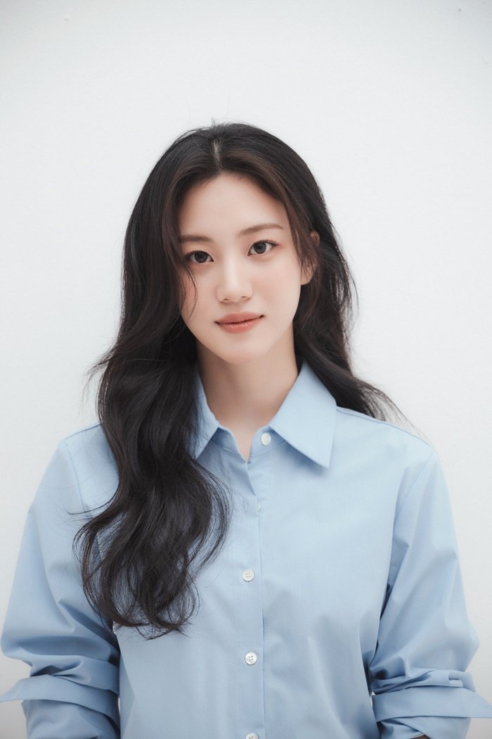 KoreanUpdates's tweet photo. Acc. to YTN Star, #HongHwayeon is in talks to lead tvN's fantasy romcom,  <The Embassy of Foreign Creatures in Korea>. The drama revolves around an embassy that manages monsters residing in Korea.

#LeeJunho is also on discussion to lead https://t.co/mAa9LUjNh0 #KoreanUpdates RZ https://t.co/UfEXsuoPjS