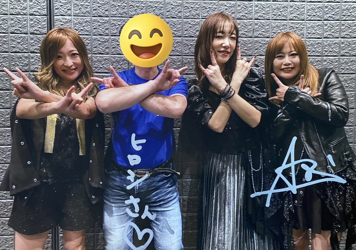 Hiroshi2k0714's tweet photo. 🔥✨無断転載・リポスト禁止✨🔥
*ご本人及び事務所の方を除く*
昨日、#Azu さんにライブ後、写真にサインをして貰いました😄
撮影場所 : #CLUBCITTA'
撮影日 : 2024年11月29日
サイン場所 : #ThunderSnake
サイン日 : 2026年7月12日
ありがとうございます🙇
写真は、CYNTIA復活ライブ「Queen of the Night」のプレミアムチケット特典の囲みショットです。#SAKI さん、#YUI さんにもサインを貰う予定です😄
#CYNTIA
#ライフワーク