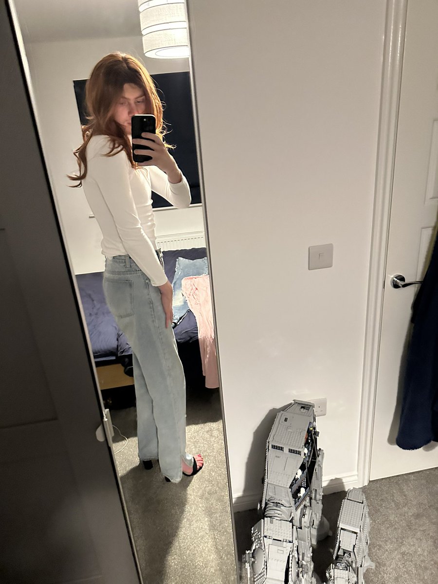 SydneyFayeCD's tweet photo. Just a casual outfit hehe xx https://t.co/5don3zvuml