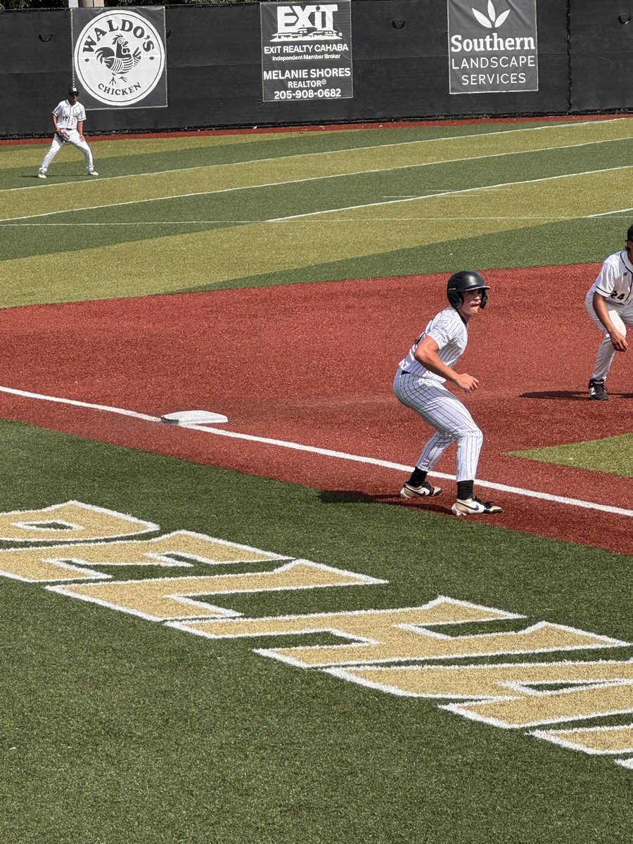 LPbaseball4life's tweet photo. Another shutout for the Vandals today at the Perfect Game National Elite 17u! 2-0 so far. 
@BallinBill98 
@CrowderBasebal1 
@KCKCCAthletics 
@JucoRouteHQ 
@PG_Scouting 
@PG_Tourney 
@Ozark_Baseball https://t.co/Fi7uzx80Zp