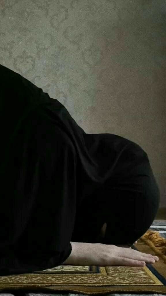 Ayat__Hon_1's tweet photo. اســــــــلام علیکــــــــم ورحمتہ اللہ وبرکاتہ 

#خاتم_النبیین_محمدﷺ 
#درود_وسلام

سکون کا دوسرا نام اللہ کے حضور سجدہ کرنا اور اُسی کے آگے سر خم کر کے اپنے وجود کو اُسی کے سپرد کردینا

یا اللّٰہ!!

ہمیں غفلت سے نکال، ہدایت کی روشنی عطا فرما

آمین یارب العالمین 

#متاعِ_دل https://t.co/yjwxrPCBbC