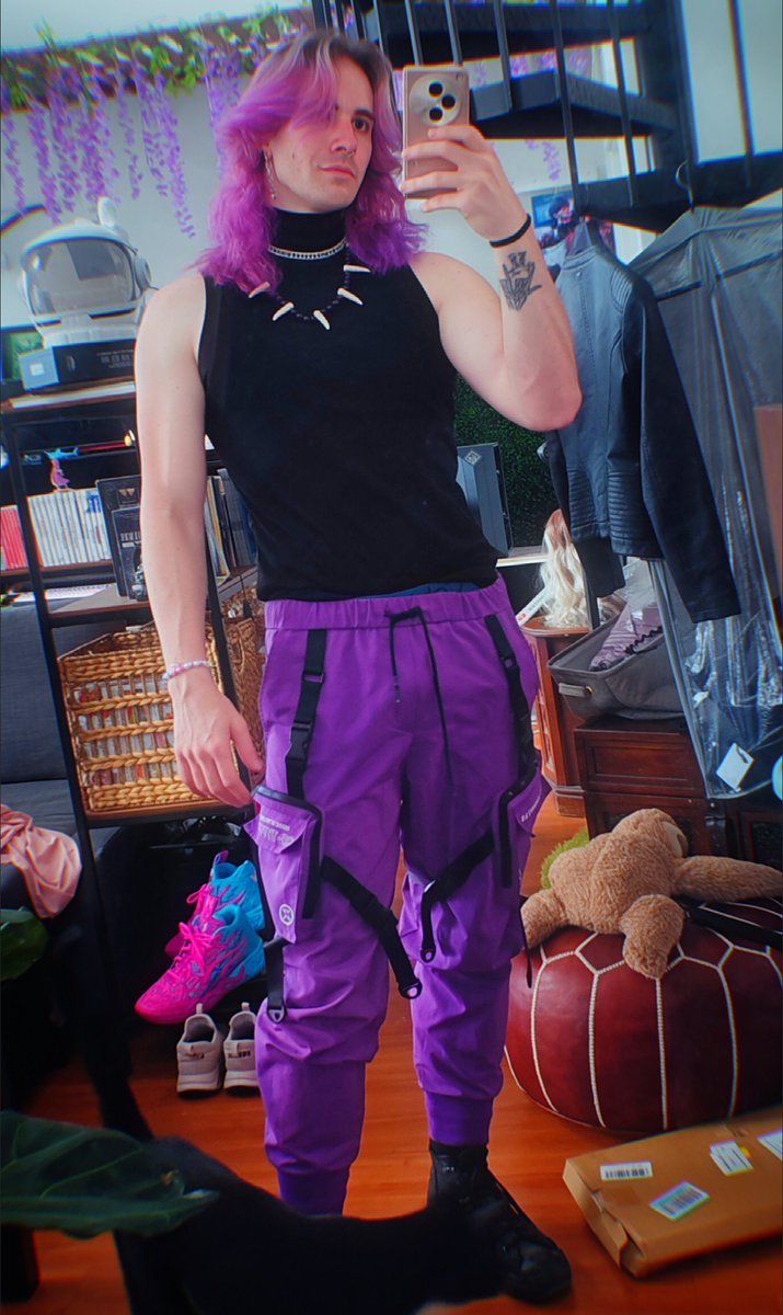 NikoTheSloth's tweet photo. OOTD 🦥 https://t.co/w93zWrIsTd