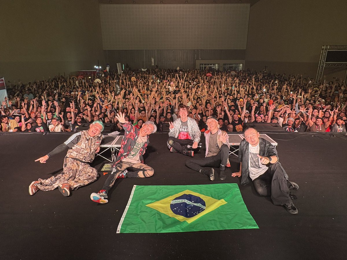 FLOW_official's tweet photo. We performed at 『SANA 2026』 🇧🇷

Thank you Fortaleza✨
It was a pleasure to come back here again🔥

Through the show, we felt that we have strong connection by music🎶

We are the team!!!

#SANA #FLOW #FLOW_JAPAN  #fortaleza #japaneseband https://t.co/ThLsTc2Dhj
