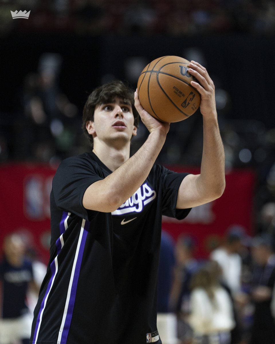 SacramentoKings's tweet photo. Summer Kings ready for game ✌️ https://t.co/iAqVdEA2GD