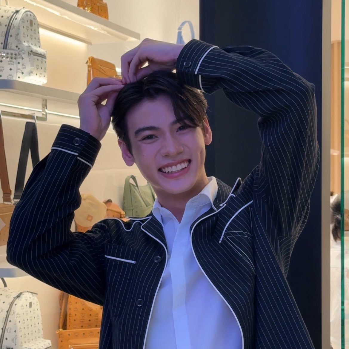 CNaing70176's tweet photo. Good Morning na jaaa.....
My sweetheart OhmIng 💙🧡🐶

#ohming 
#ohmpawat 
#ingasavanund https://t.co/mEbmYjTYjT