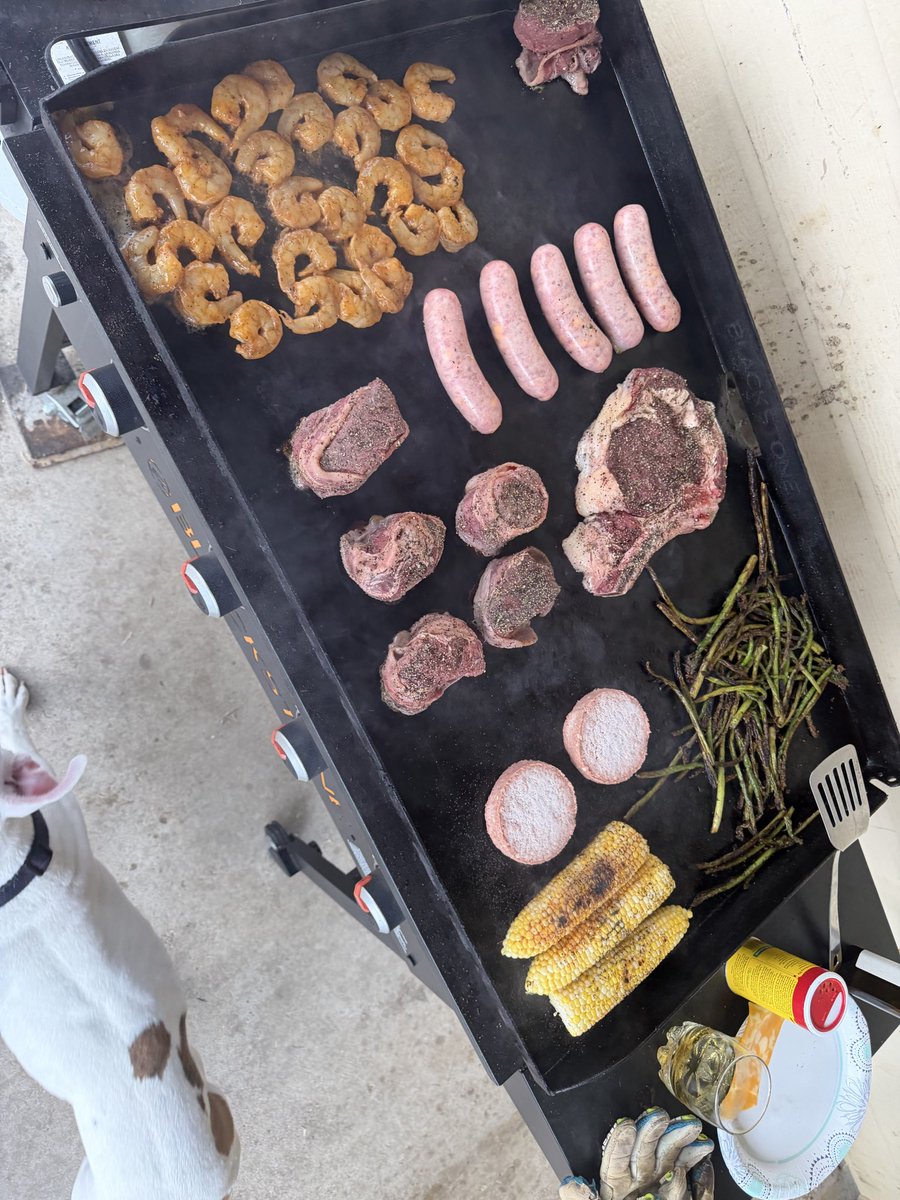 3sCompany87's tweet photo. Sunday grill pic https://t.co/xeO25VpMZi