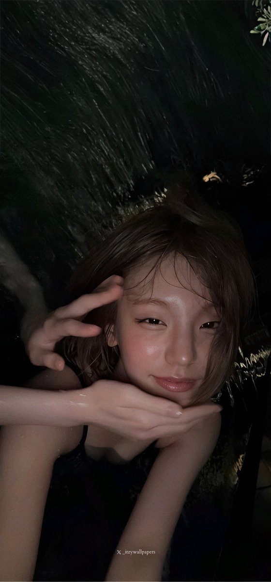 ITZY Wallpapers tweet media