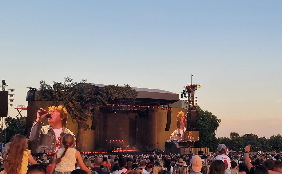 maisiethetortie's tweet photo. #LewisCapaldi #BSTHydePark Sublime. What a performer, @LewisCapaldi @BSTHydePark https://t.co/UnVGoWqPer