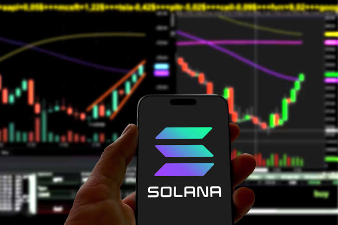taicommc's tweet photo. 🔎 Solana's edge for this whole category: 400ms block times and sub-$0.01 fees. That's what makes rapid-fire memecoin trading even possible at this volume.  

Does chain speed factor into which memecoins you touch? https://t.co/9xzF5E3QNd