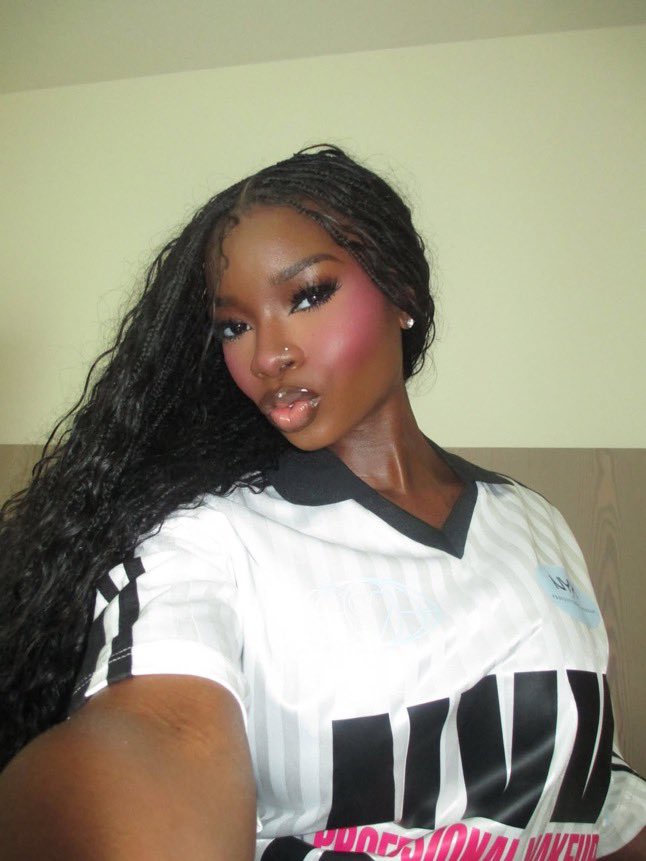 TheePopCore's tweet photo. Olandria stays pretty and paid, attending the Belgium vs. Spain tournament as an official NYX Cosmetics brand ambassador. https://t.co/WXBNrLsOX1