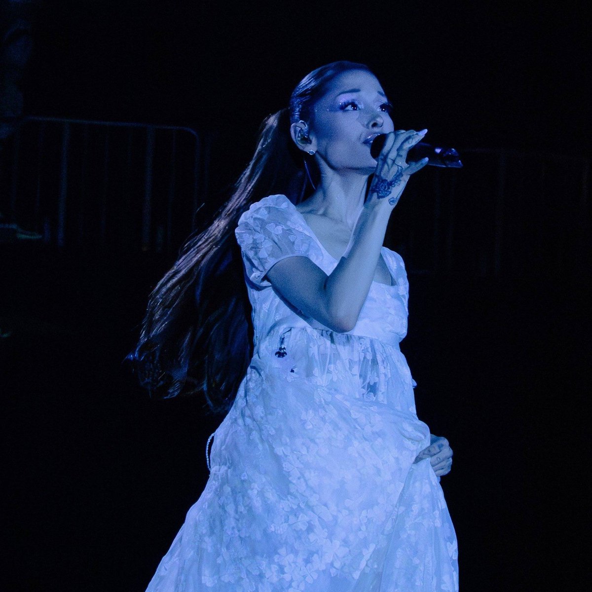 Ariana Verse tweet media