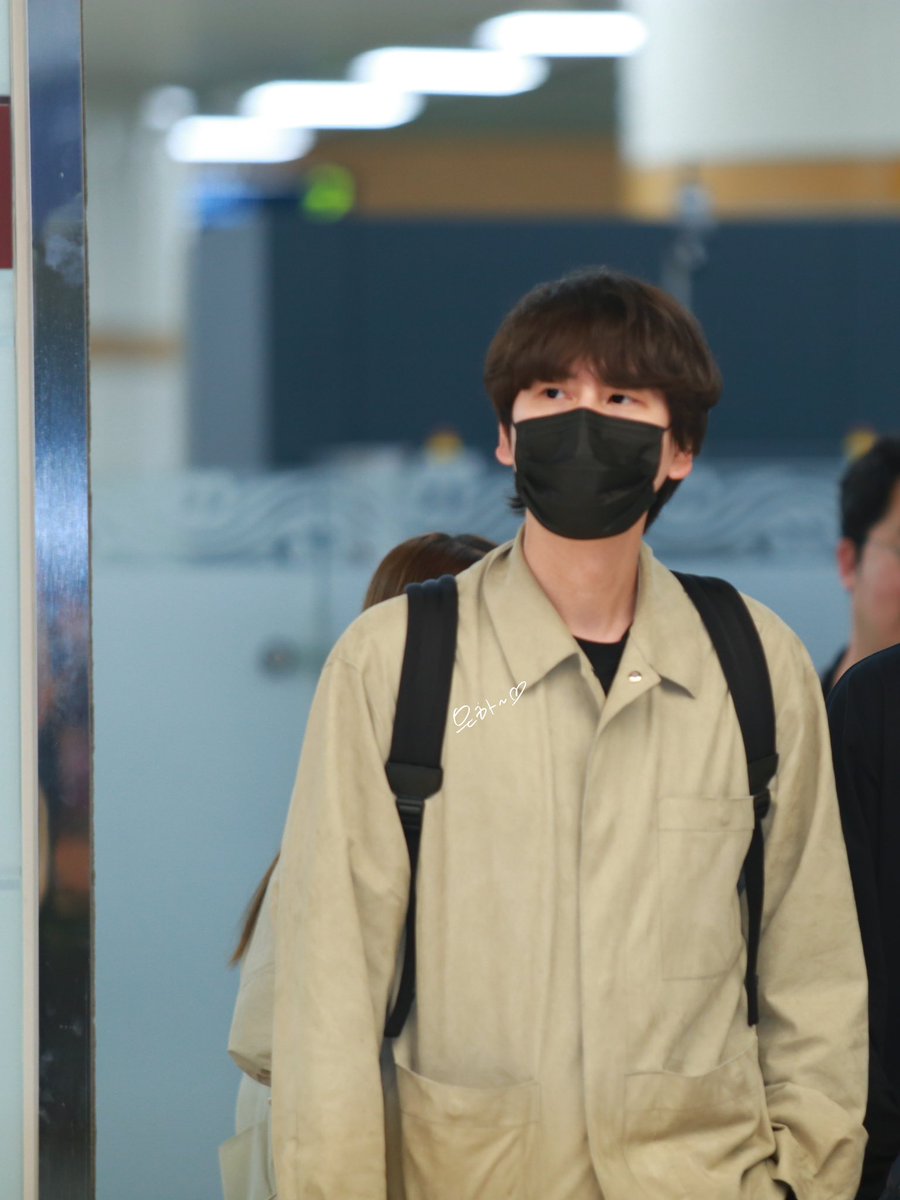 chokyuhpics's tweet photo. #KYUHYUN #규현 https://t.co/VPqqYpNhS5