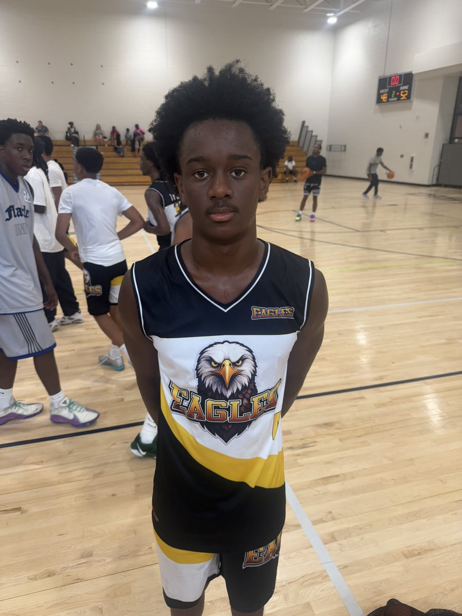 OntheRadarHoops's tweet photo. Justin Wollaston is a versatile guard that can score in different ways. He has great court vision getting everyone on his team involved making the right passes and reads in the ball screen. https://t.co/Rgwmwab53n