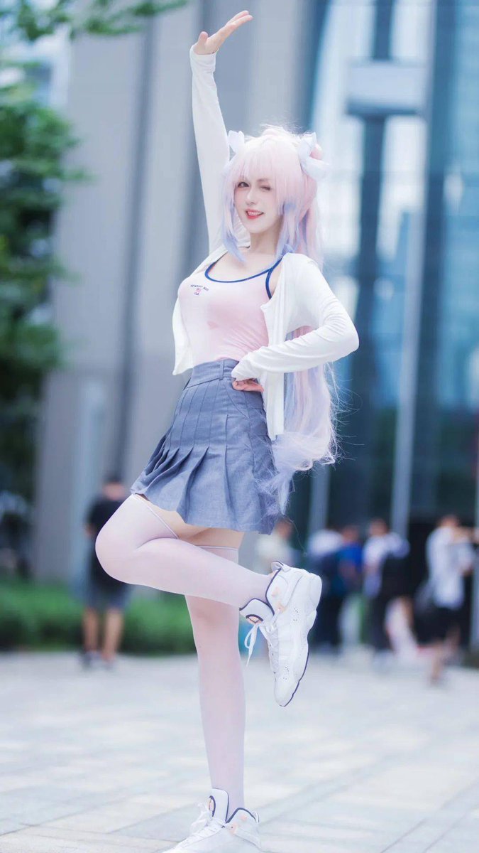 ClaireHiHYV78V's tweet photo. Just wrapped up the coolest anime convention ever—met so many talented creators, scored amazing limited merch, and screamed over the best cosplays today!  #AnimeCon2024 https://t.co/bCyFAK6rLX