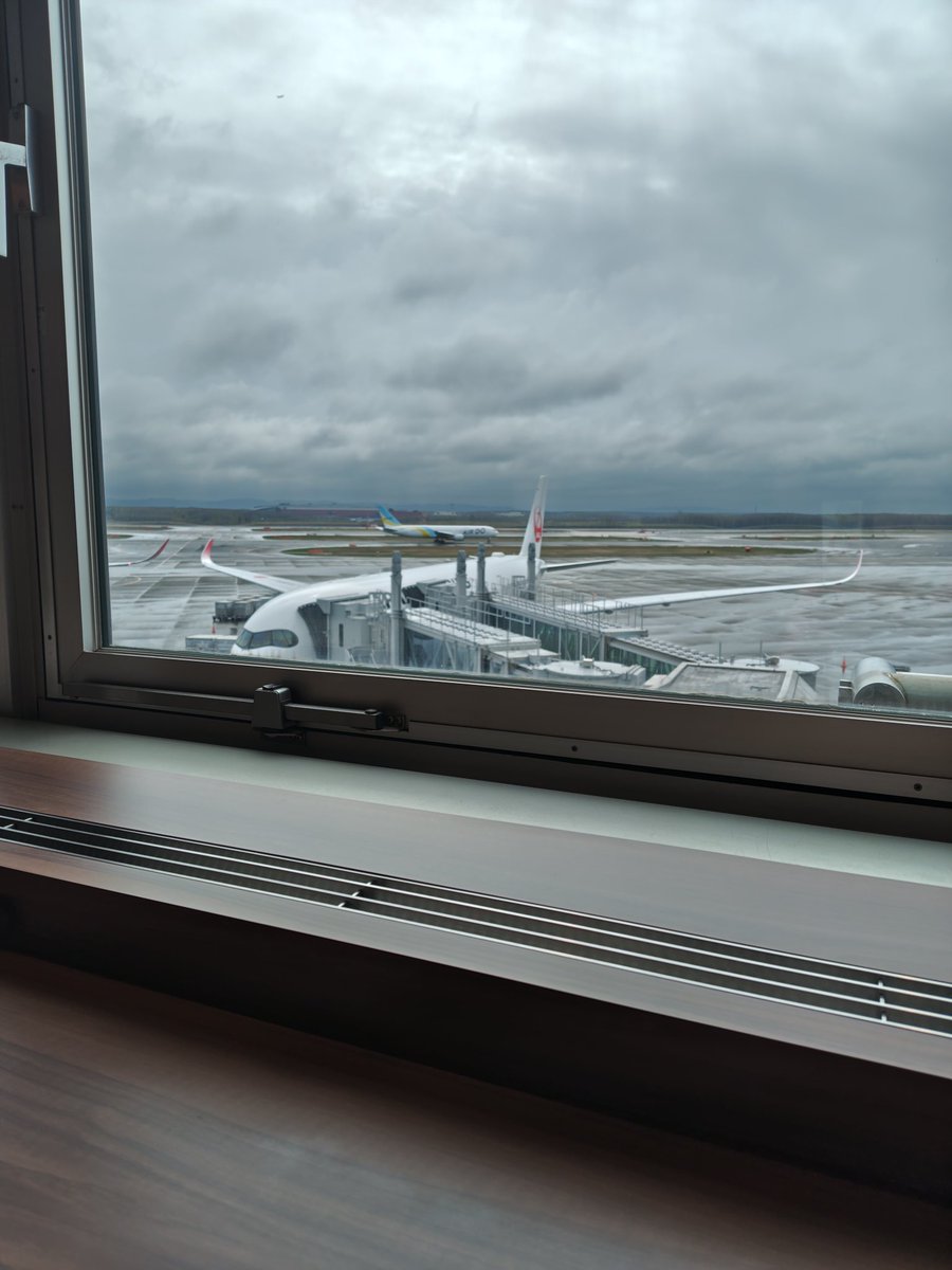 kndsh38's tweet photo. Runway楽しかった〜〜〜〜！！楽しかった思い出がいっぱい！！とうとう終わっちゃったな🥲喉ガラガラ顔パンパン満身創痍😂家に帰るまでが遠征なのでもう少し余韻に浸る✈️ https://t.co/p8Of9T8gCR