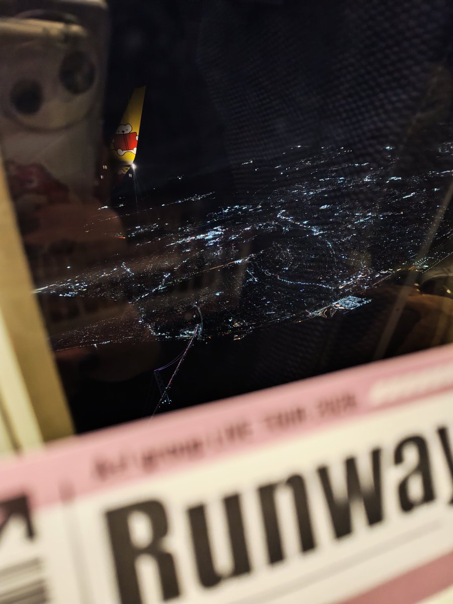 kndsh38's tweet photo. Runway楽しかった〜〜〜〜！！楽しかった思い出がいっぱい！！とうとう終わっちゃったな🥲喉ガラガラ顔パンパン満身創痍😂家に帰るまでが遠征なのでもう少し余韻に浸る✈️ https://t.co/p8Of9T8gCR