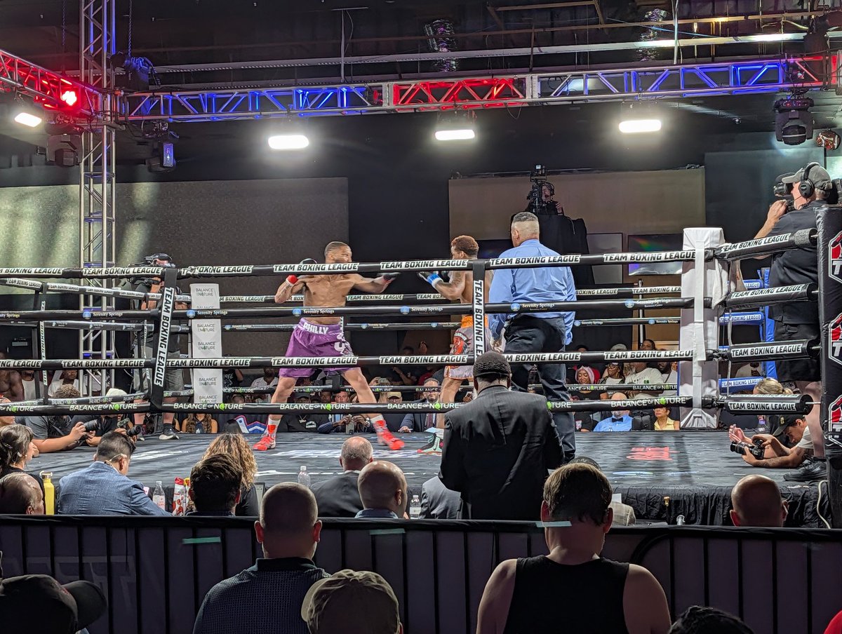 DaveMReports's tweet photo. Zaire Jefferson now in the ring in @tblboxing
#Boxing #PhillyBoxing #TeamBoxingLeague https://t.co/fgsCnDekrp