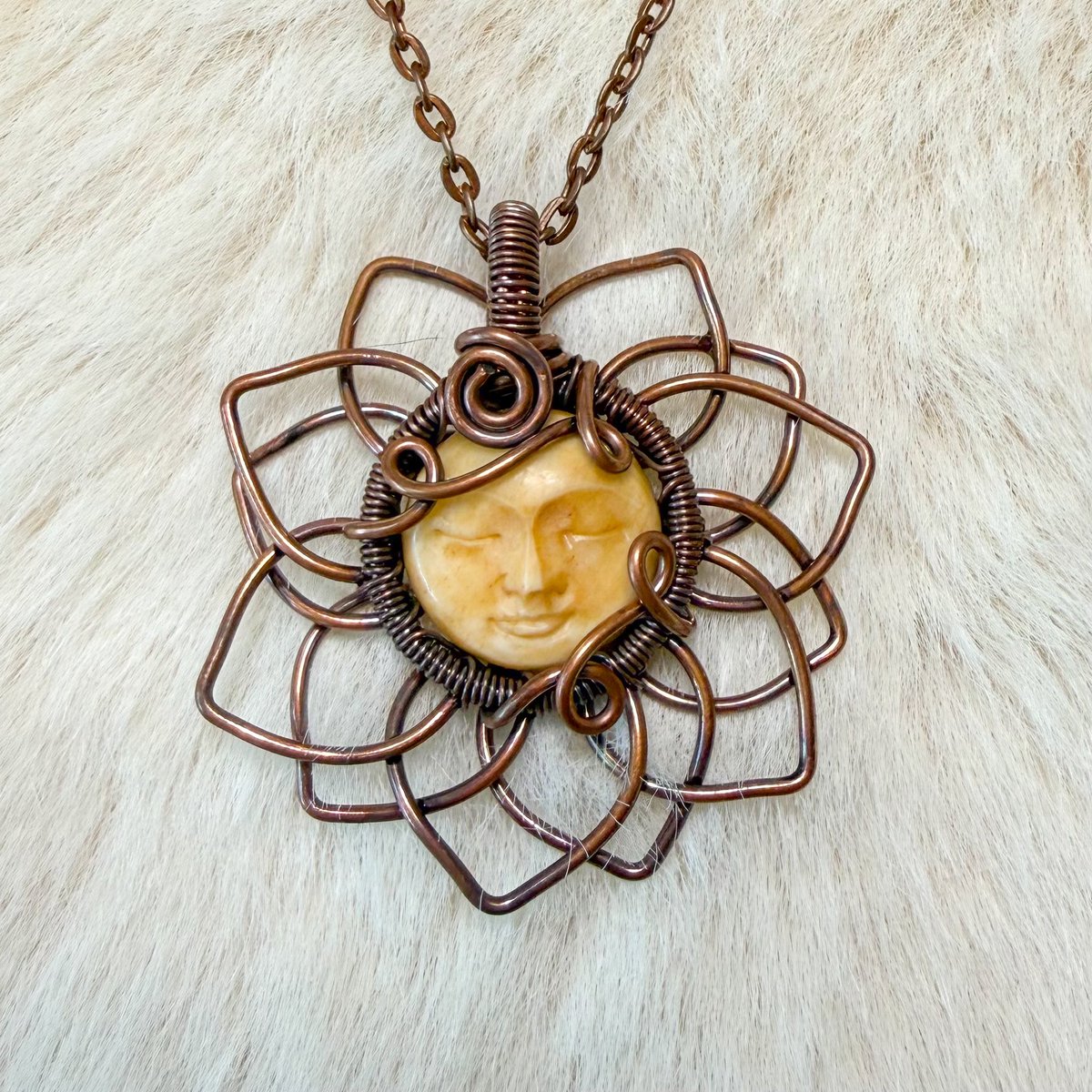 mildhippie's tweet photo. 🌻 lover of the moon flower giveaway 🌻

to enter: 
• follow, like &amp; repost this
• for a 2nd entry, tag friends!

winner announced 7/20 (my birthday) &amp; will receive a lover of the moon flower pendant!
open worldwide !! https://t.co/0IKHRKBCh9