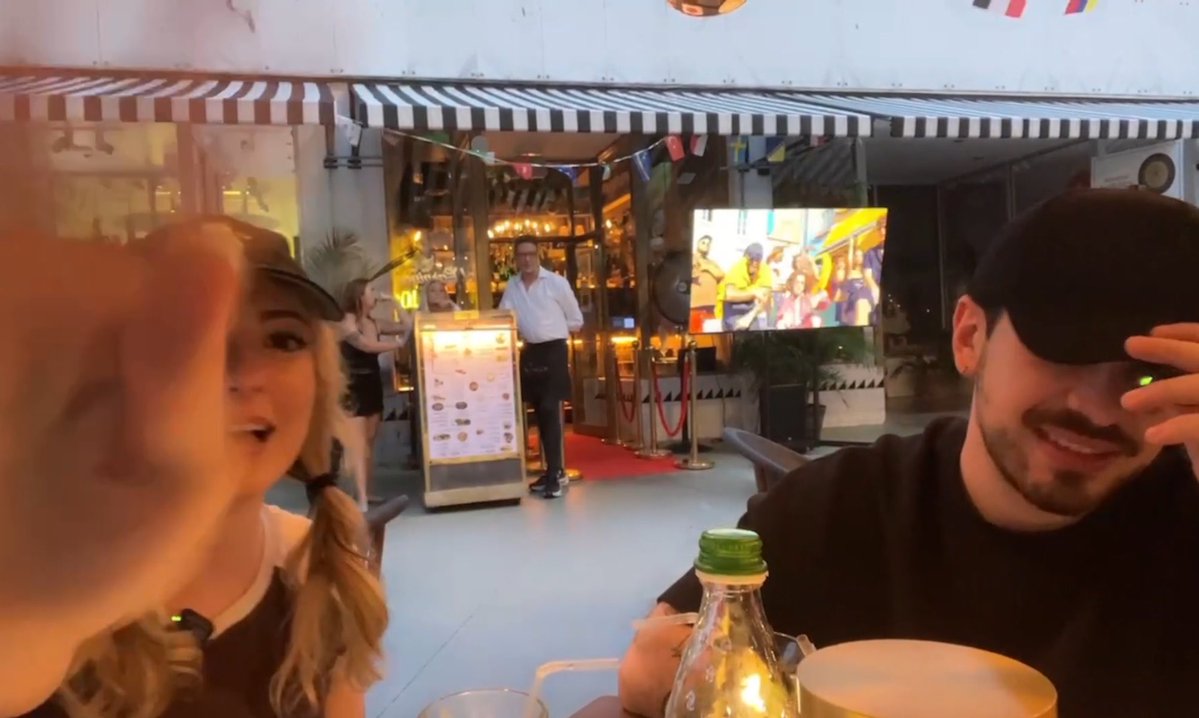 beckbyjn's tweet photo. I love them so much💛 https://t.co/xTx6yCe5rB