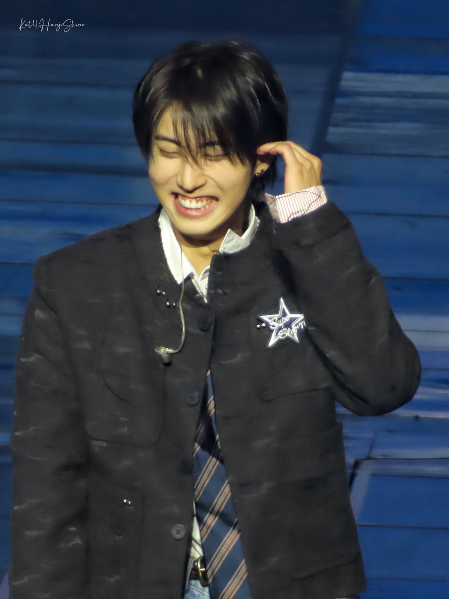 iloveskzr's tweet photo. user iloveskr bias line https://t.co/OgZMLOZD6t
