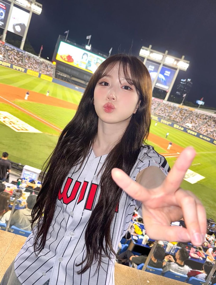 iloveskzr's tweet photo. user iloveskr bias line https://t.co/OgZMLOZD6t