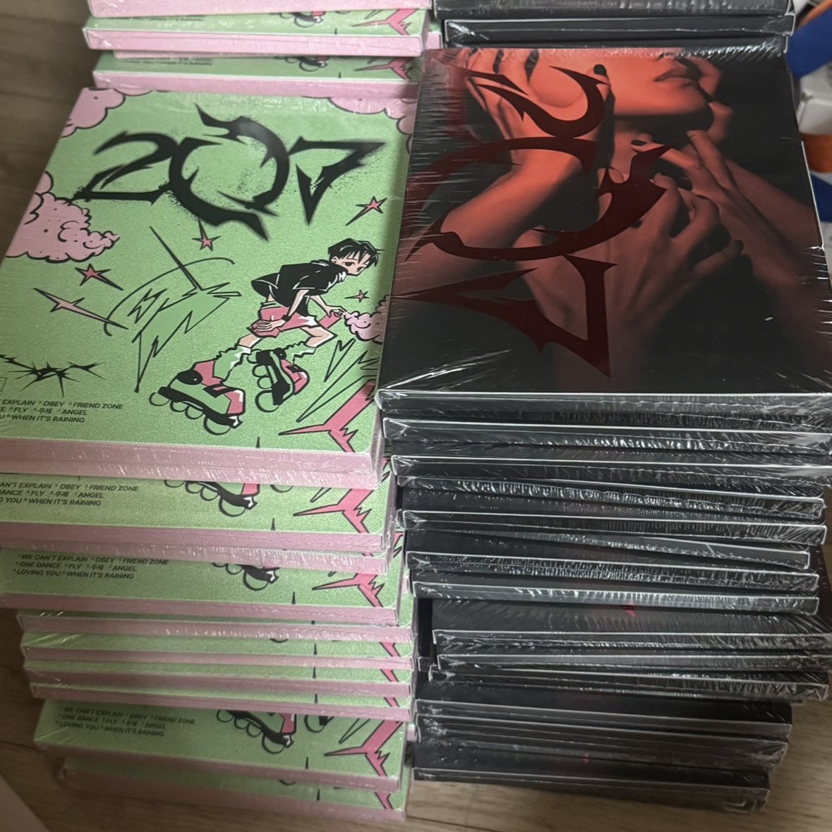 BangWinKon's tweet photo. WTS LFB PH GO 

iKON JAY - 207 SEALED ALBUM SUPER SALE 

✅ ₱199 ea / ₱350 set 
✅ PAYO or until July 25 
✅ ETA 3RD WEEK OF AUGUST
✅ 80 slots (40 per ver) 
✅ gift - 1 set ikon fourever in manila pc 

❗️must take all to push thru ❗️ 

LINK: https://t.co/N5A151lzEh

HELP RT #iKON #JAY #JINHWAN