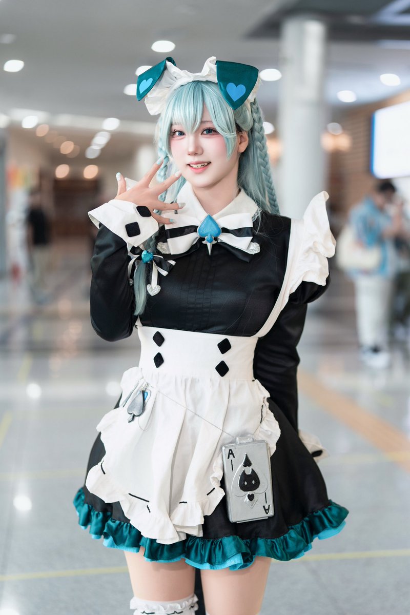 limaring912's tweet photo. 🩵

#eternalreturn #이터널리턴 엠마 #cosplay https://t.co/lBRr9OTClZ