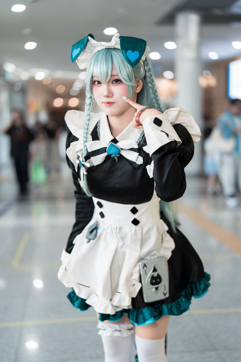 limaring912's tweet photo. 🩵

#eternalreturn #이터널리턴 엠마 #cosplay https://t.co/lBRr9OTClZ