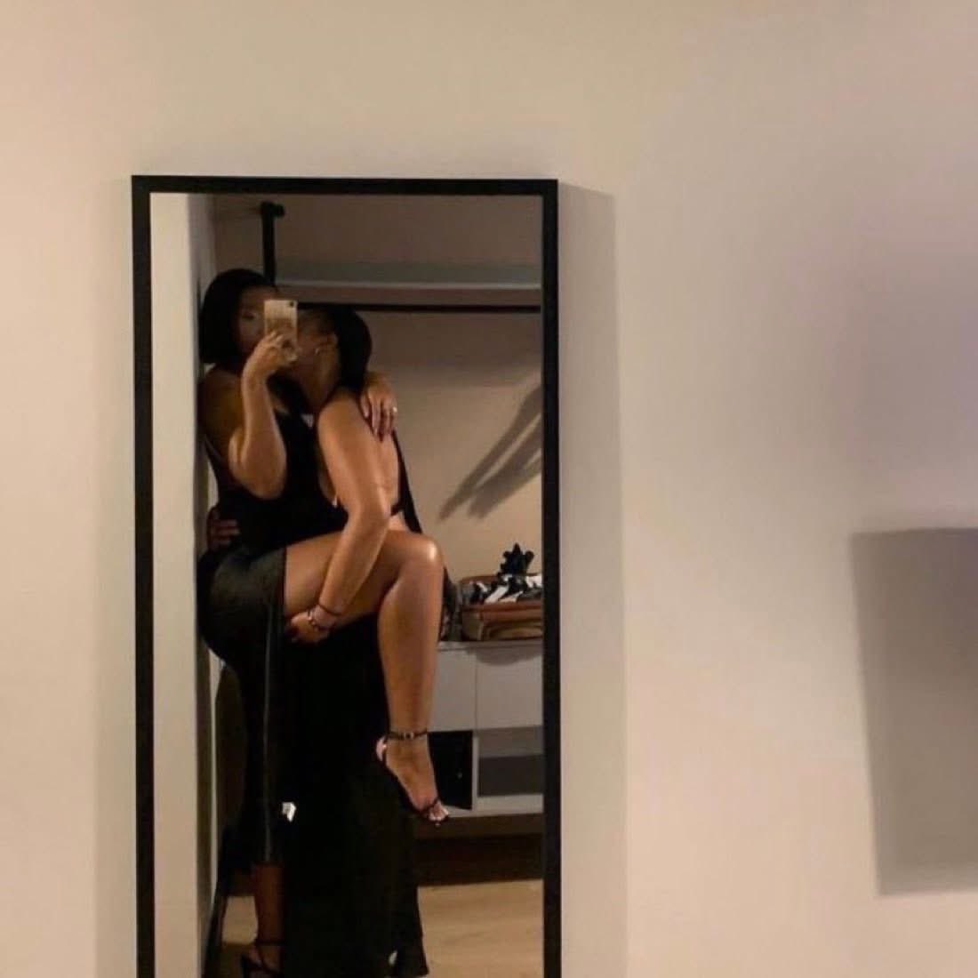 gaygirldiaries's tweet photo. how i like my lady….all over me💋👩🏾‍❤️‍💋‍👩🏾
#wlw https://t.co/08QkA4YJw5