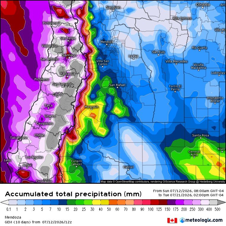 davidurra7's tweet photo. Río atmosférico directo a Chile Central y Norte Chico

Mayor impacto para las provincias de Choapa, Valparaíso, la Región Metropolitana, O'Higgins y Maule.

En la cordillera de la Costa se esperan lluvias torrenciales debido al ascenso mecánico, forzamiento orográfico, lo que favorecerá un mayor desarrollo de la nubosidad y precipitaciones más intensas.

En la escala de ríos atmosféricos, este evento alcanzará  la categoría 5, la más intensa.

Sectores de cerros altos, como Colliguay, Caleu y Altos de Cantillana, entre otros, podrían superar los 400 mm de precipitación acumulada durante varios días de lluvia.

En términos generales, se proyectan acumulados de 150 a 200 mm en una amplia extensión de las regiones mencionadas y zonas urbanas.

Sin dudas será una larga semana