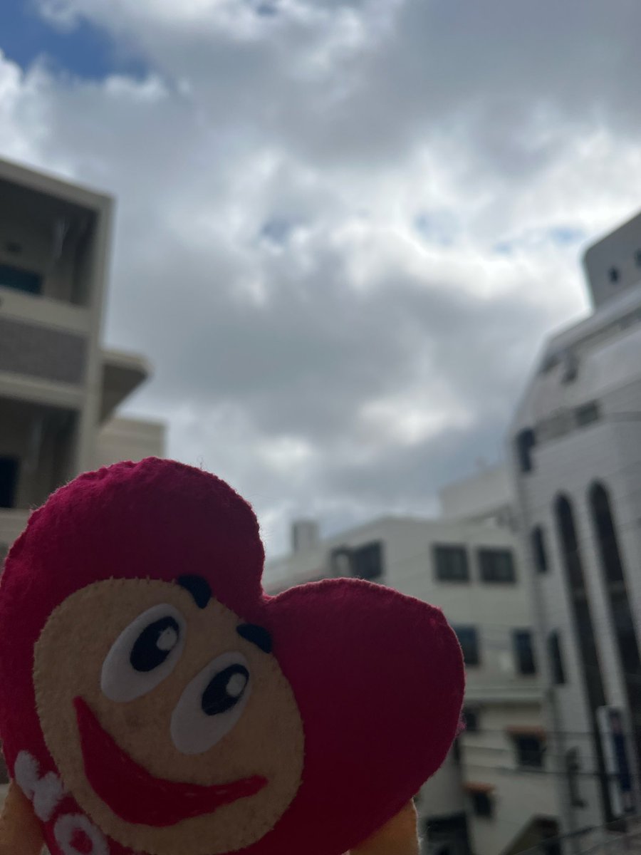 hot_okinawa's tweet photo. おはほっともーにん！
#台風9号 が去り、久しぶりに穏やかな天気の #那覇市 です！
金土日と風が強かったですね…！
それでは今週もよろしくお願いします🙌✨
#企業公式つぶやき部
#企業公式が朝の挨拶を言い合う
#企業公式夏のフォロー祭り
#企業公式相互フォロー https://t.co/8R0S5Za3P5