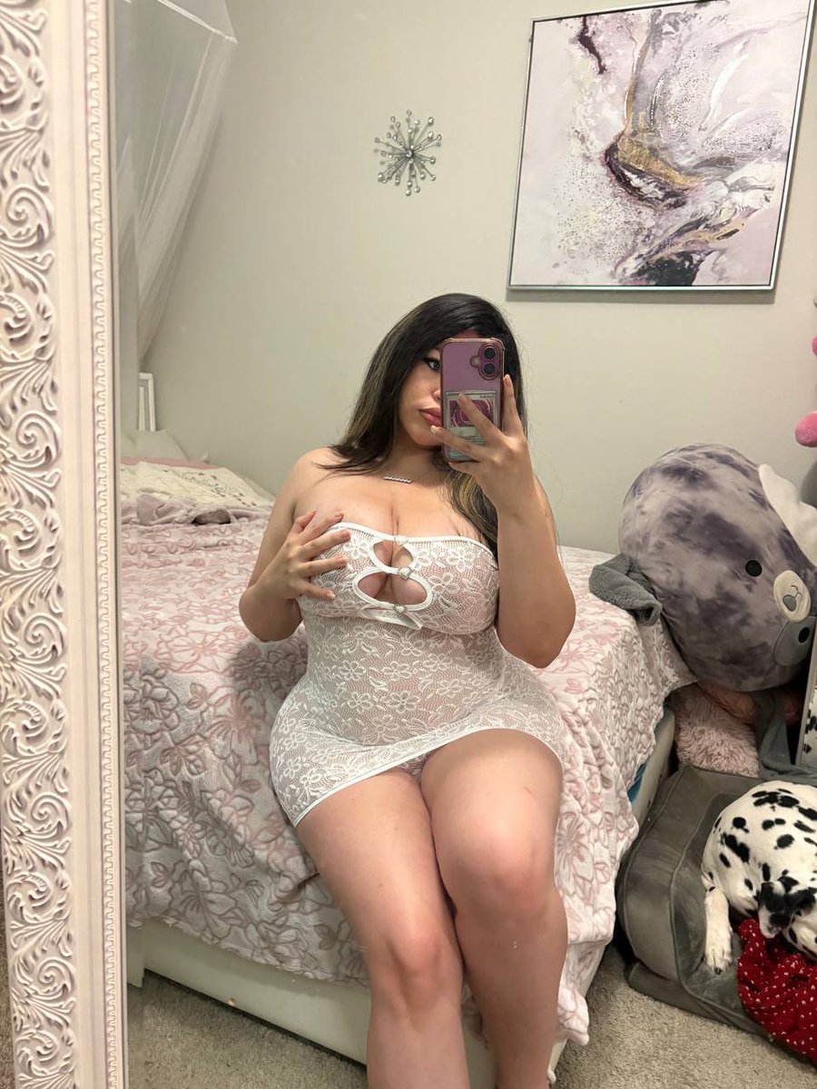 Angelmonaae's tweet photo. POV: You’ve officially found your new obsession 💋💕 https://t.co/ODRdg4GqEA