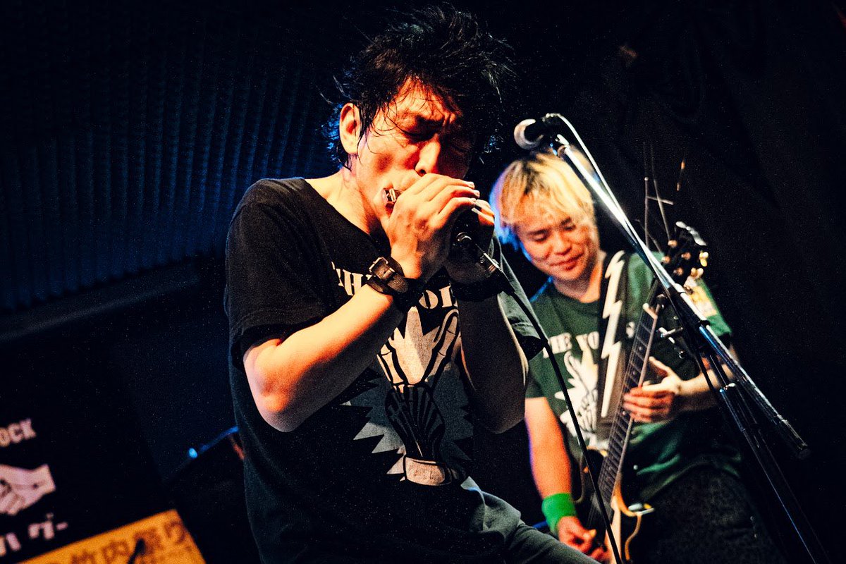 crazy_bomb4's tweet photo. 7.10は吉祥寺で
『最初はグーVS THE VOLTS』でした✌️
すごくバチバチで楽しかった🎵
かっちょええ写真もらいました✨
Photo by @takuya__onuki 

次回ボルツは8/1 新宿アンチノック https://t.co/ZWI9B4sk1Z