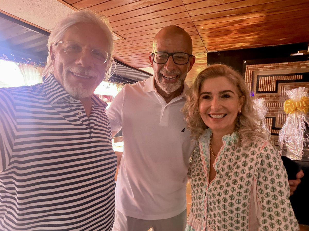 DaphneBarbeito's tweet photo. Hoy disfrutando de Las Fiestas de La Boulevard en Levittown @ToaBajaOficial con su Alcalde @betitoalcalde y @sajoruiz
Un ambiente familiar, todo bien organizado.
#turismointerno #puertorico #gastronomía #nexodbc https://t.co/y9Z6kBFT7A