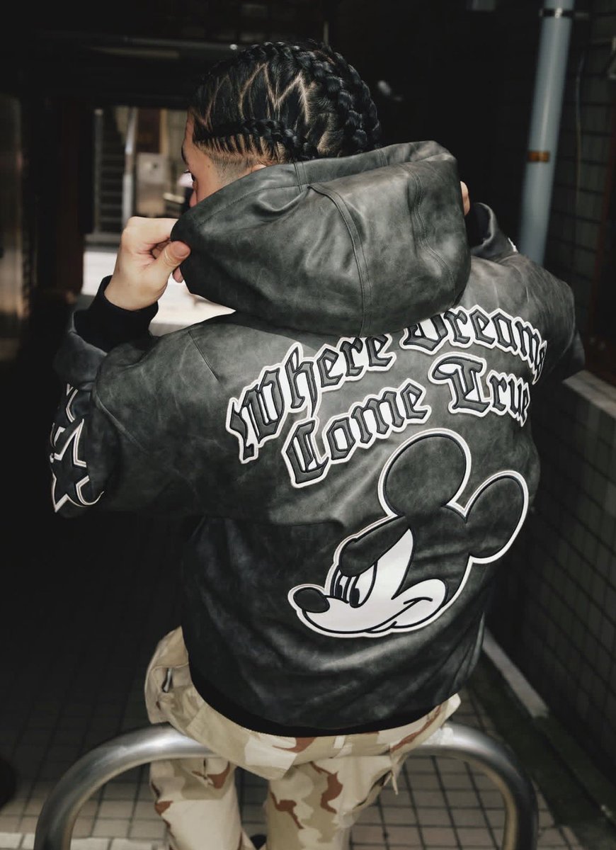 houseofheat's tweet photo. Disney x adidas Mickey Mouse Jacket (2026) 🖤 https://t.co/GF5vJuv99u