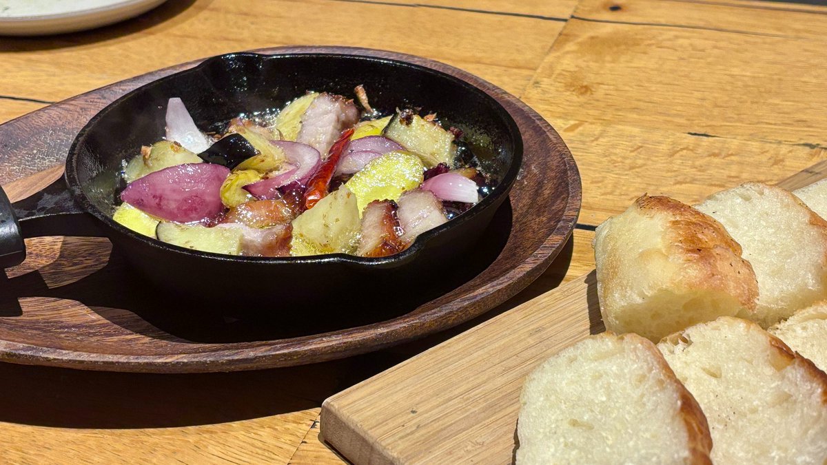 OKRS_PR's tweet photo. おはようございます！
#加古川 は晴れ☀️

先週末、farm to kitchen あるこへ🍽️
北関東営業所でとれた梅を使用した自家製梅ジュースが暑い日にぴったり！どれもおいしかったです☺️

季節のメニューも豊富だったのでまた行かねば🏃

#企業公式が朝の挨拶を言い合う
#企業公式とつながりたい https://t.co/LklTvTW5PO
