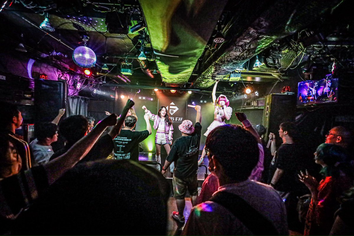 arpara456's tweet photo. 7/12 sun 神田CLUB F# 無銭無双 昼部
#THEHARE @OHISAMA_INFO
笑い過ぎて腹筋まだ痛い🤣🤣🤣 https://t.co/qvxAUBYcqu