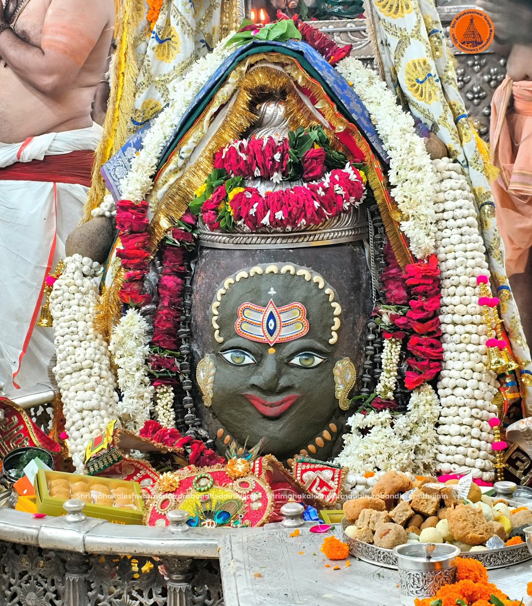 ravisen0734's tweet photo. जय श्री महाकाल
श्री #Mahakaleshwar ज्योतिर्लिंग का आज का भस्म आरती श्रृंगार दर्शन 13/07/2026 (सोमवार)
.
#Ujjain |  #mahakal | #महाकालेश्वर | @TV9Bharatvarsh https://t.co/jDRWlzsgP4