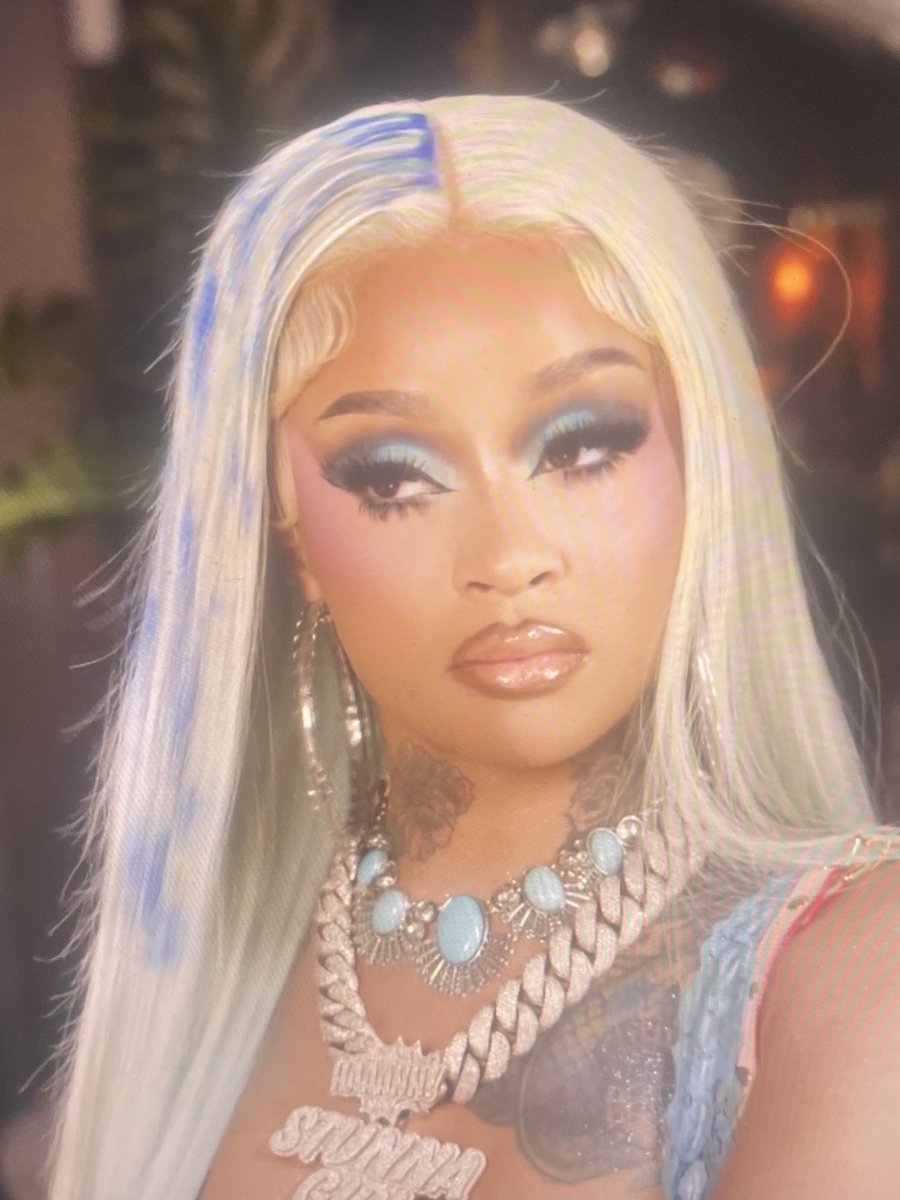delionee's tweet photo. i’m sorry she don’t have to do shit but just rap &amp; do a few scenes. #baddiesUSA https://t.co/7KCP01eAnX