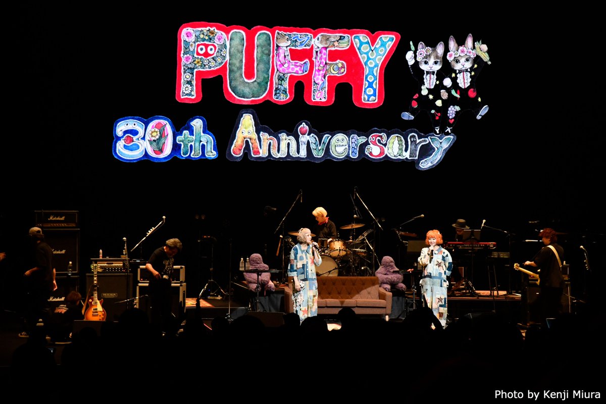 ⫘⫘⫘⫘⫘ #PUFFY #デビュー30周年 記念ライブ ⫘⫘⫘⫘⫘ [🐱] 直筆