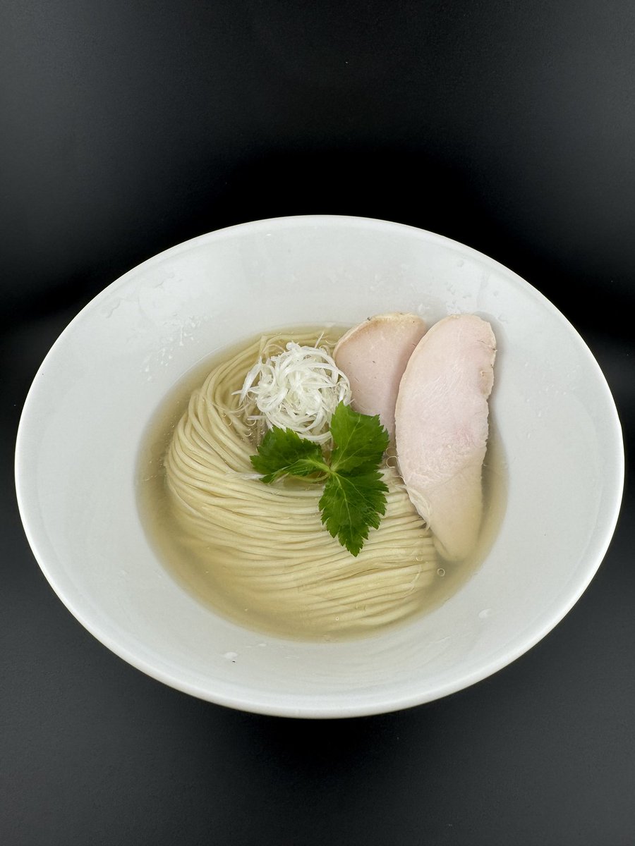 Menshaashitaka's tweet photo. おはようございます
11時よりオープンします

限定
『#蜆の昆布水つけ麺 1400円』
『#蜆出汁の冷やしそば 1300円』
販売します

本日より
宍道湖の蜆をじっくりと炊き上げた
お出汁を使用した、
大将オススメの逸品！
ぜひご賞味ください😊

#あし鷹　#長野　#塩ラーメン　#しじみ　#昆布水 https://t.co/Ztwg6NrN0g