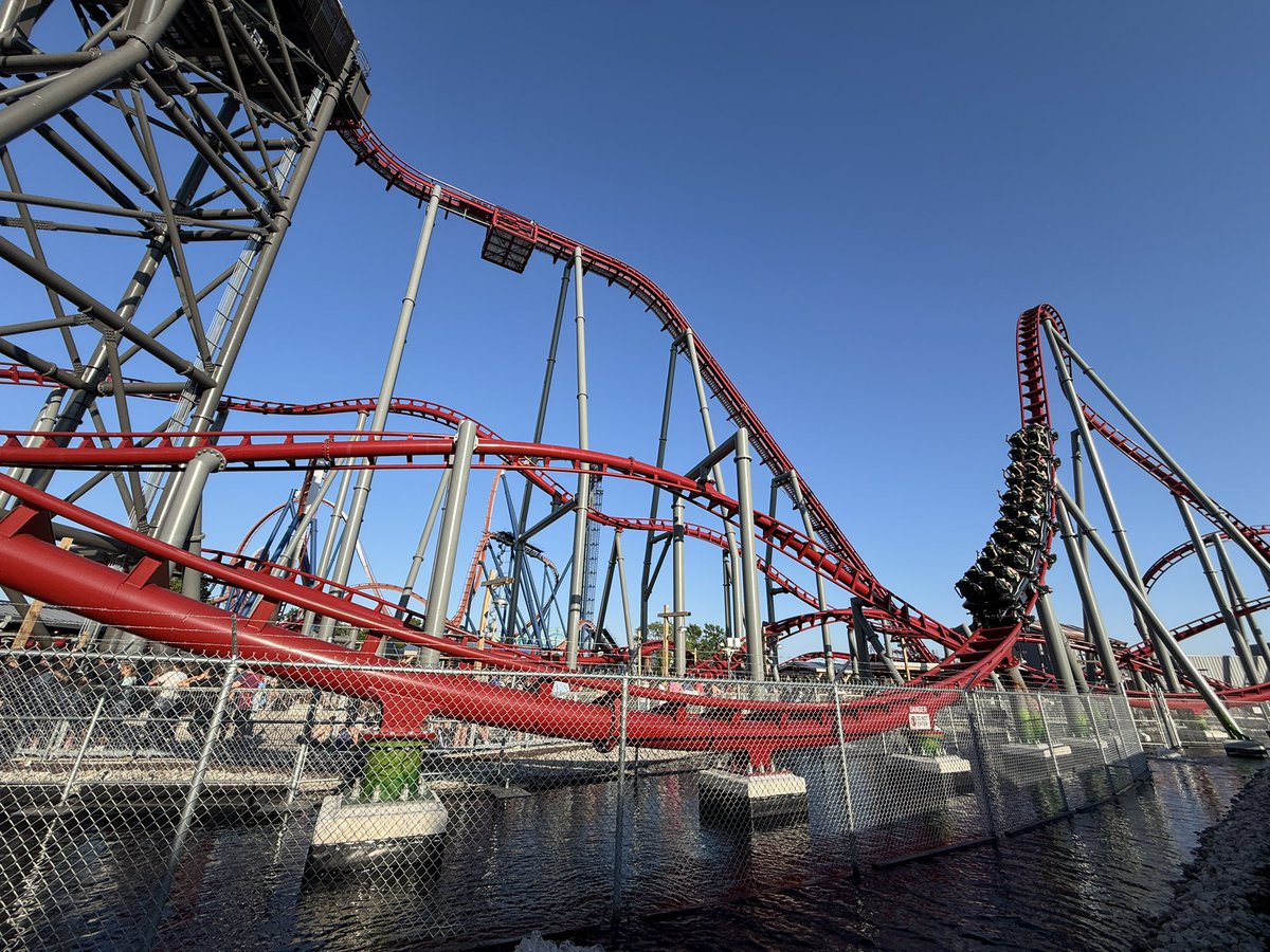 Attractions 360° tweet media