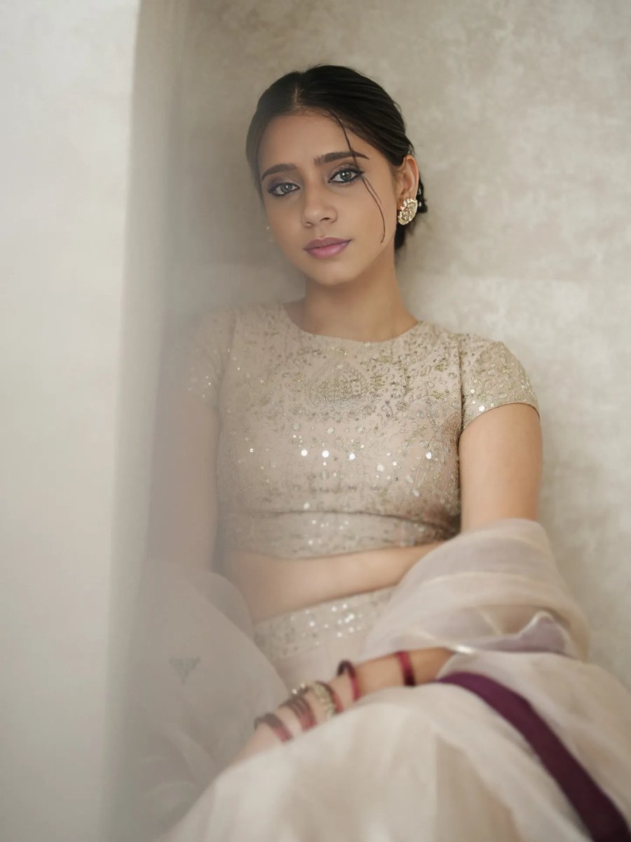 manisha_mithra's tweet photo. Traditional soul with a modern smile🫰✨😊 #traditionalgirl #traditionaloutfits #traditionalbeauty #girlsfashion #girlsstyles #girlsposes #girlshairstyles #duskybeauty #tamilponnu #nammaveetuponnu #thalaivarnirandharam #Jailer2 https://t.co/1FWkduV4yO