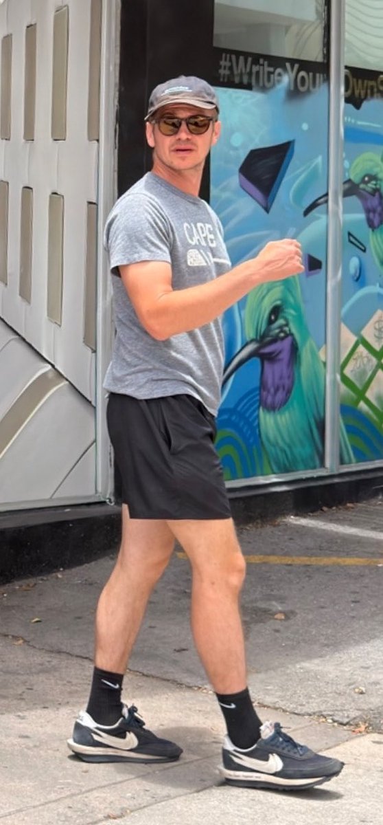 sabinesbob's tweet photo. ARM!!! SCRUFF!!! https://t.co/u7HBR1HxdS