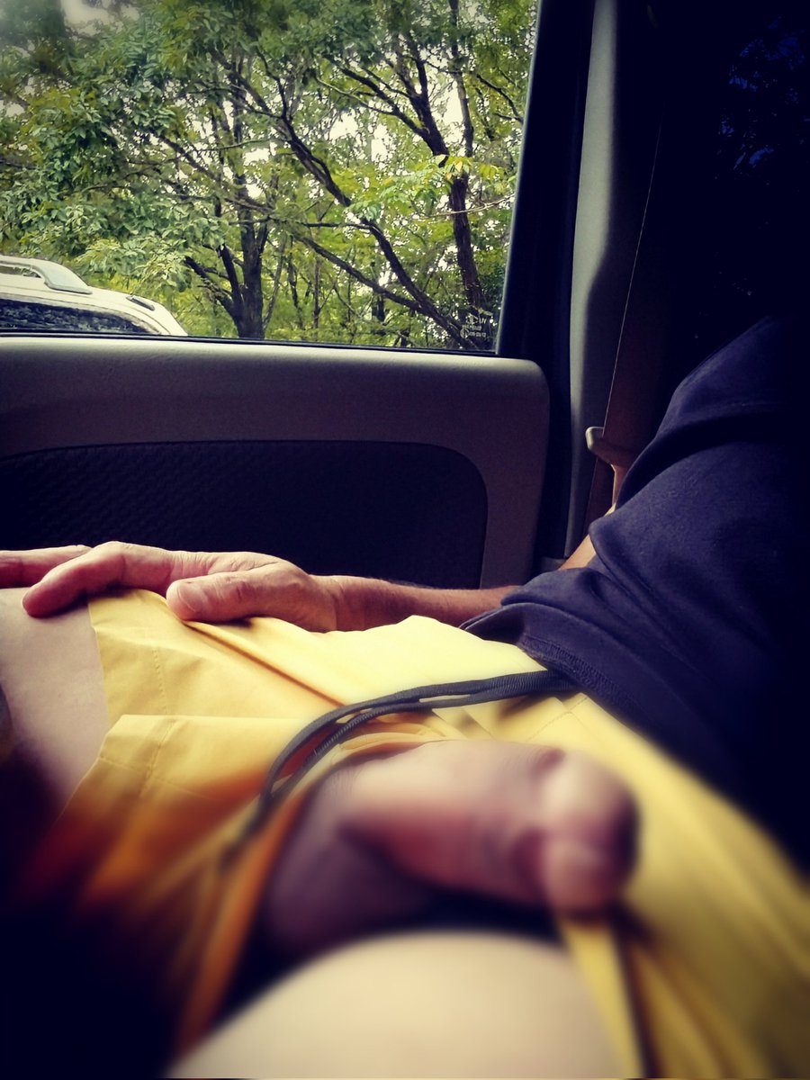 h_i_r_o_3_r_d's tweet photo. 4000フォロワー突破記念大感謝祭🎖️②過去の車内オナシリーズ
フォロー＆リポストで元画像のどれかをプレゼント！7/13限定、53歳以上の方はスルーさせて頂きます⚠️）
①は人気が高かった覗かれオナニー！
②④はスーツでチンポ出し！
③は窓の外に注目！こういうシチュエーションに興奮するんです！ https://t.co/XG2S63x9uR