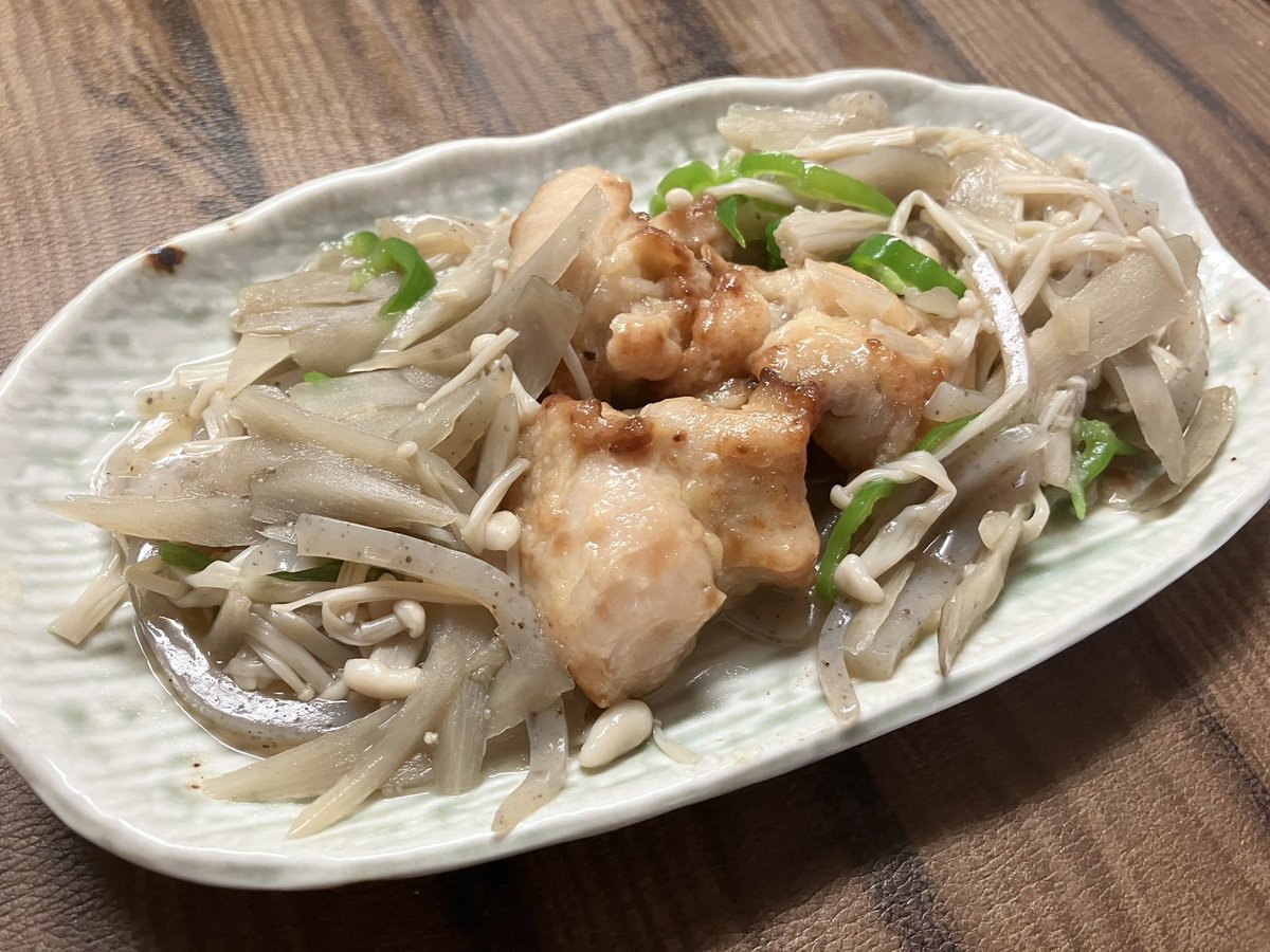 hibikana417's tweet photo. 鳥の竜田揚げ
あんかけごぼう

どーだ美味そうだろ❓ https://t.co/xw61JnQwdq