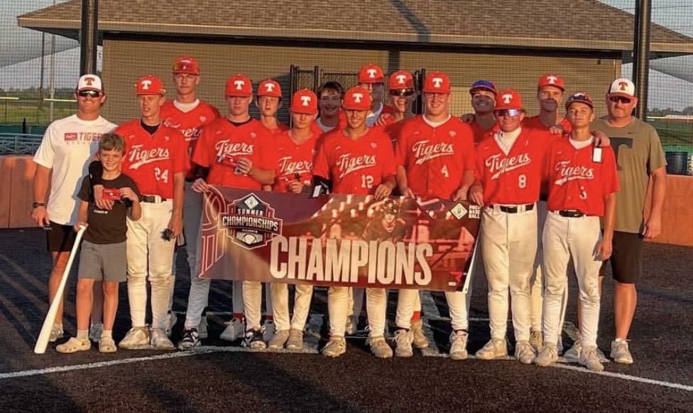 HOITigers's tweet photo. HOI Tigers @PBTourney Champions 7-4W 5-1 on weekend.

@CrawfordSchni 2-3
@cale_vogel11 2-4 2B 3RBI
@masonpick12 1-3 2RBI
@MasonV12717 1-2 RBI
@jsnyder2029 1-3
Finn Mosier 1-3 
@GradyW24 1-4

Lucas Bushman, @garrett_hanna2 and @jon30400 work a great game to get the W. 

@pbtscouting 
@PBTourney 
@RecruitTigers 
@David_Birkby 
@JaworowskiAaron