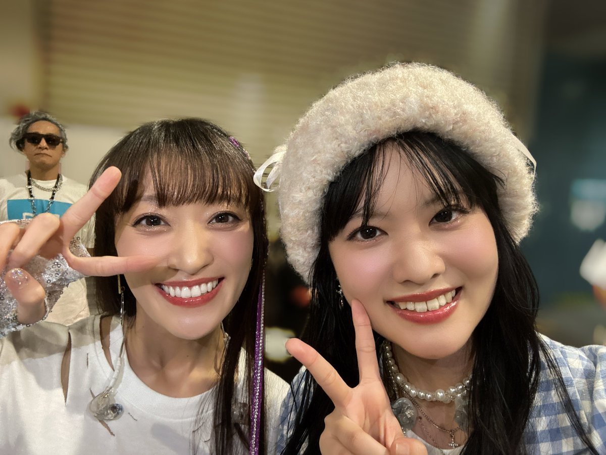 aguri_onishi's tweet photo. 茜屋さんとラッキーMOTSUさん💜🎉☺️
#アニサマ https://t.co/KyPkn7A4AF