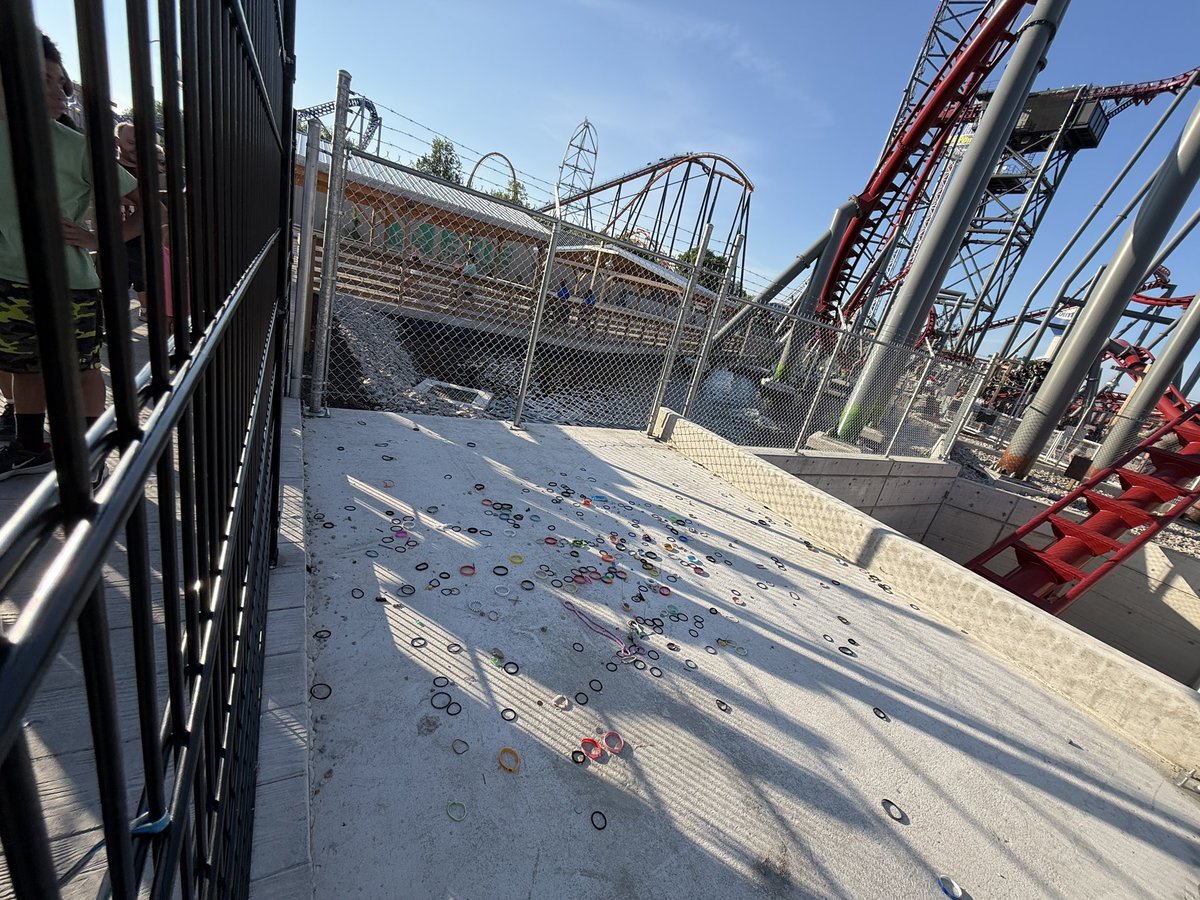 Attractions 360° tweet media